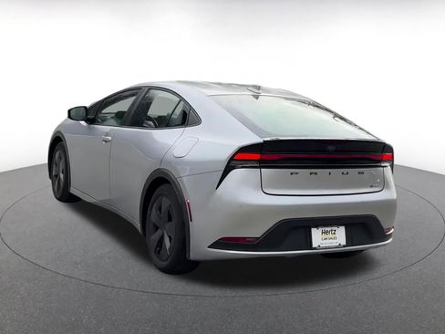 Used 2025 Toyota Prius LE image 11