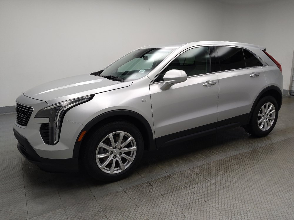 Used 2020 Cadillac XT4 Luxury w/ Cold Weather Package FWD image 2
