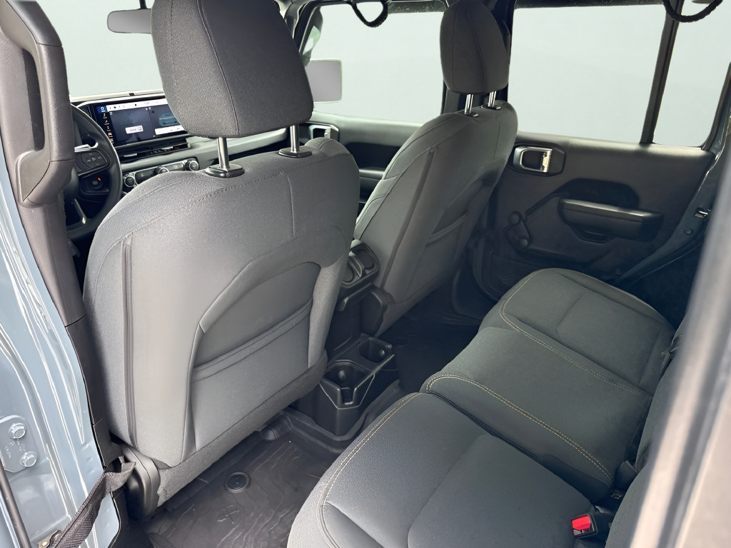 Used 2024 Jeep Wrangler Unlimited Sport AWD/4WD image 31