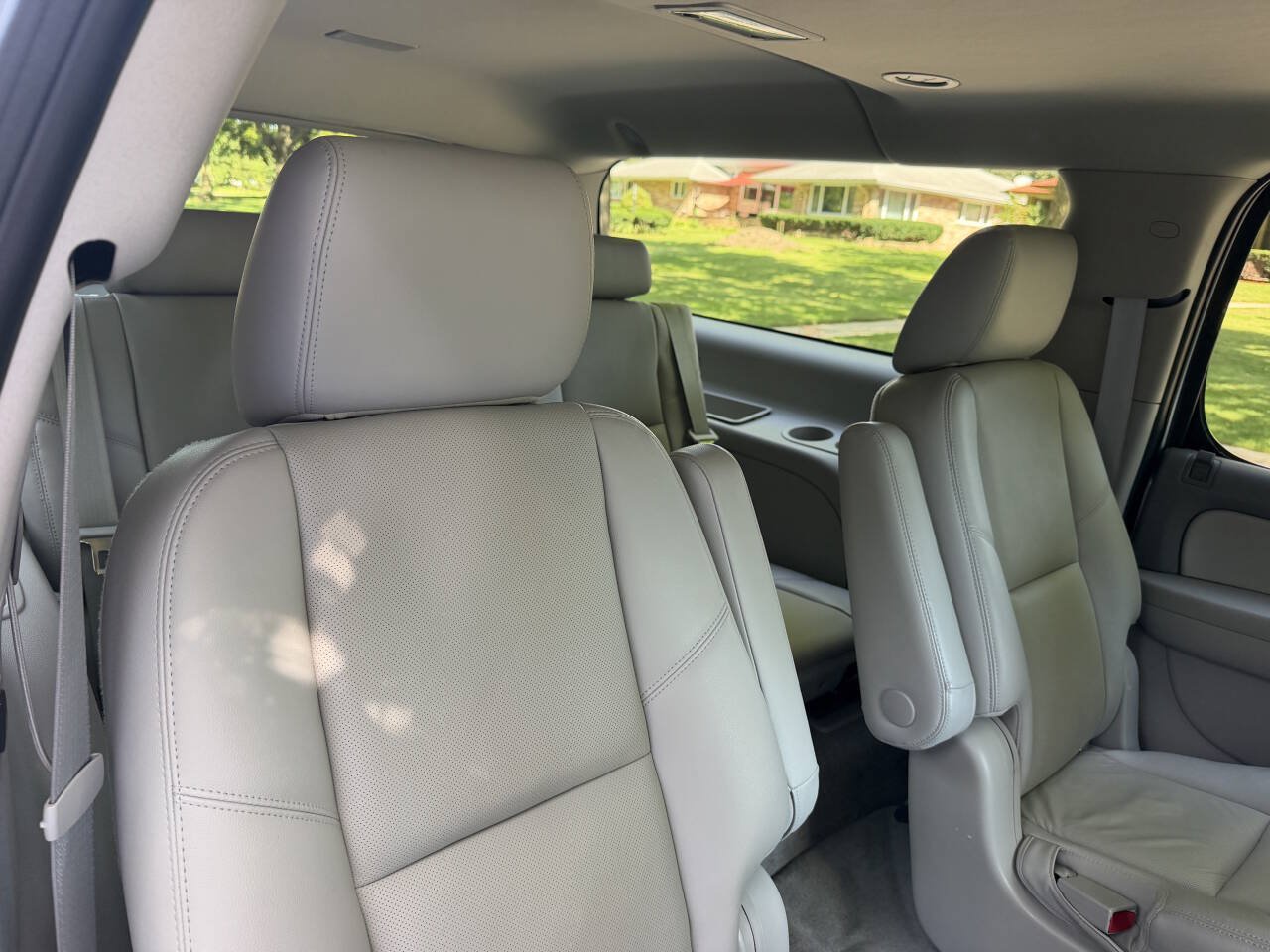Used 2012 Chevrolet Suburban LTZ AWD/4WD image 16