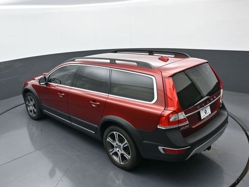 Used 2015 Volvo XC70 T6 w/ Proximity Package AWD/4WD image 33