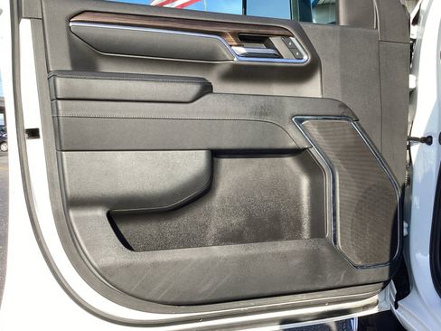 Used 2024 Chevrolet Silverado 2500 LT image 31