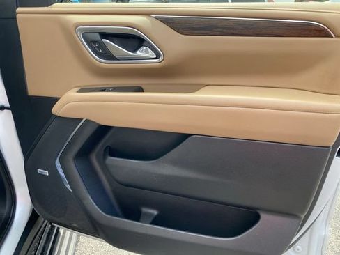 Used 2023 Chevrolet Suburban Premier AWD/4WD image 44