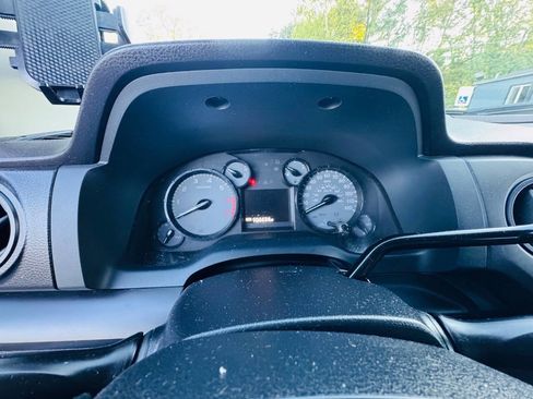 Used 2017 Toyota Tundra SR5 image 9