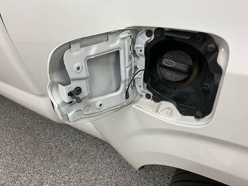 Used 2021 Toyota Tacoma SR image 16