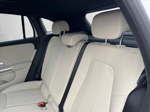 Certified 2025 Mercedes-Benz GLA 250 image 20