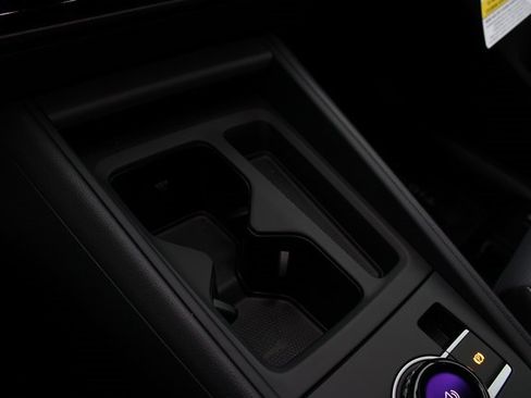 New 2026 Volkswagen Tiguan SE image 10