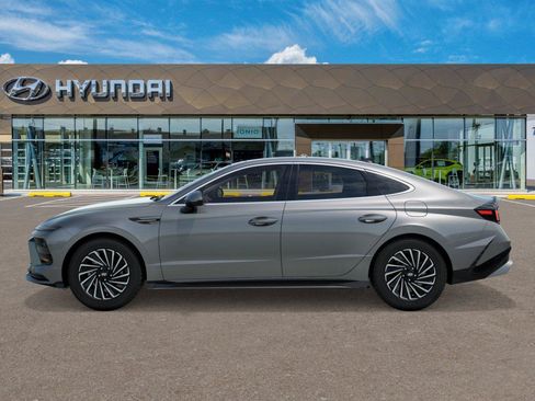 New 2026 Hyundai Sonata Limited FWD image 3