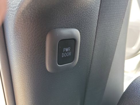 Certified 2022 Toyota Sienna LE image 20