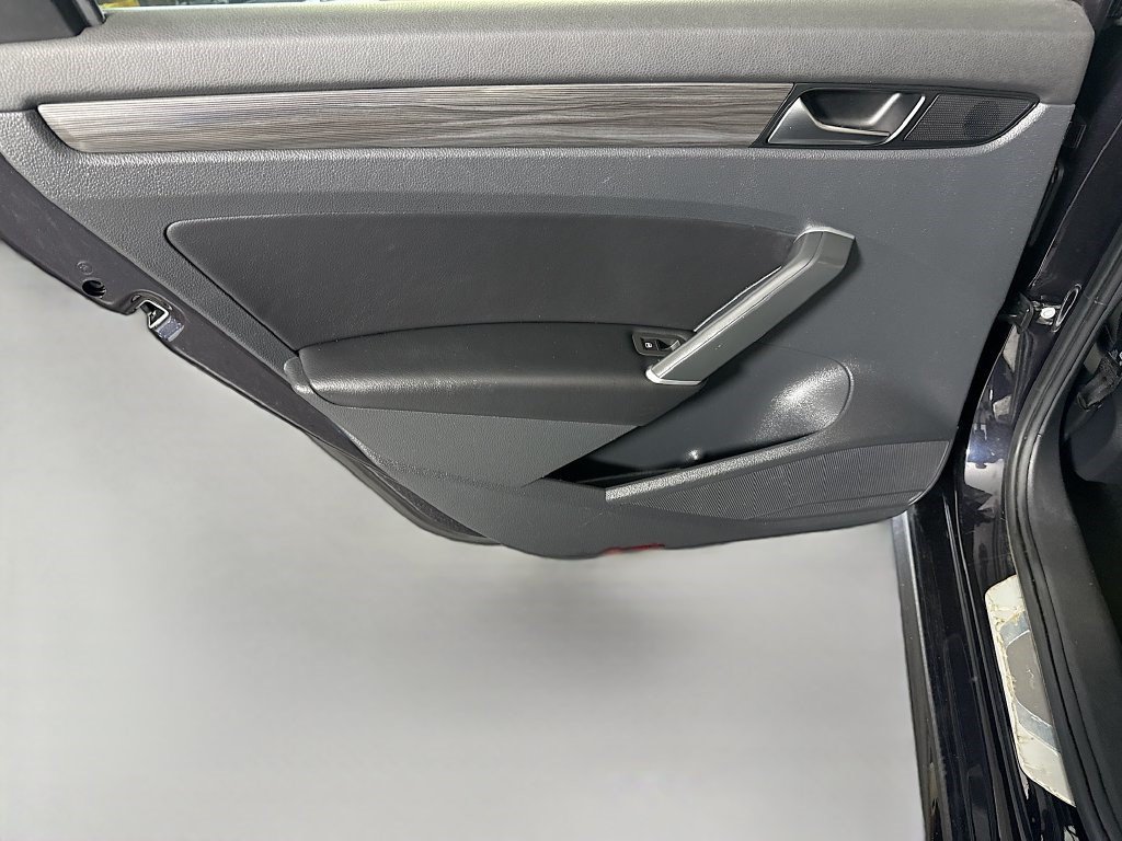 Used 2020 Volkswagen Passat 2.0T R-Line FWD image 25