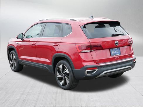 Certified 2024 Volkswagen Taos SE image 5