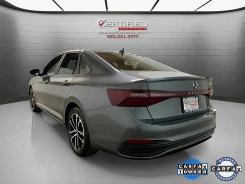 Used 2025 Volkswagen Jetta Sport image 4