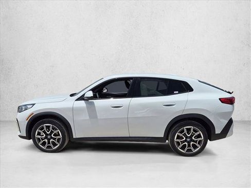 New 2026 BMW X2 xDrive28i AWD/4WD image 5