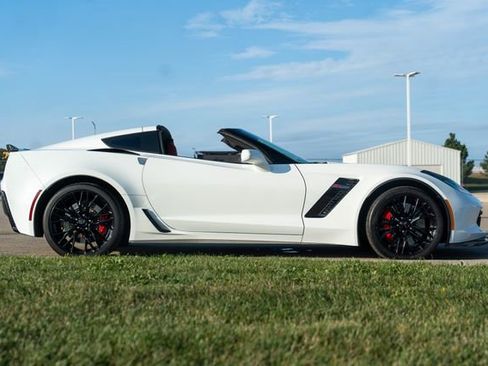 Used 2016 Chevrolet Corvette Z06 w/ 3LZ Preferred Equipment Group image 8