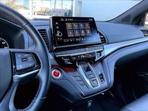 Used 2025 Honda Odyssey Sport-L image 6