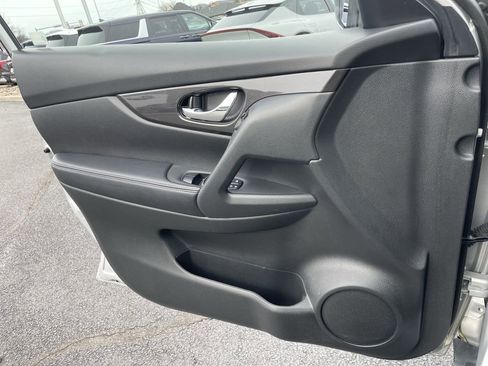 Used 2020 Nissan Rogue S w/ Special Edition Package image 19