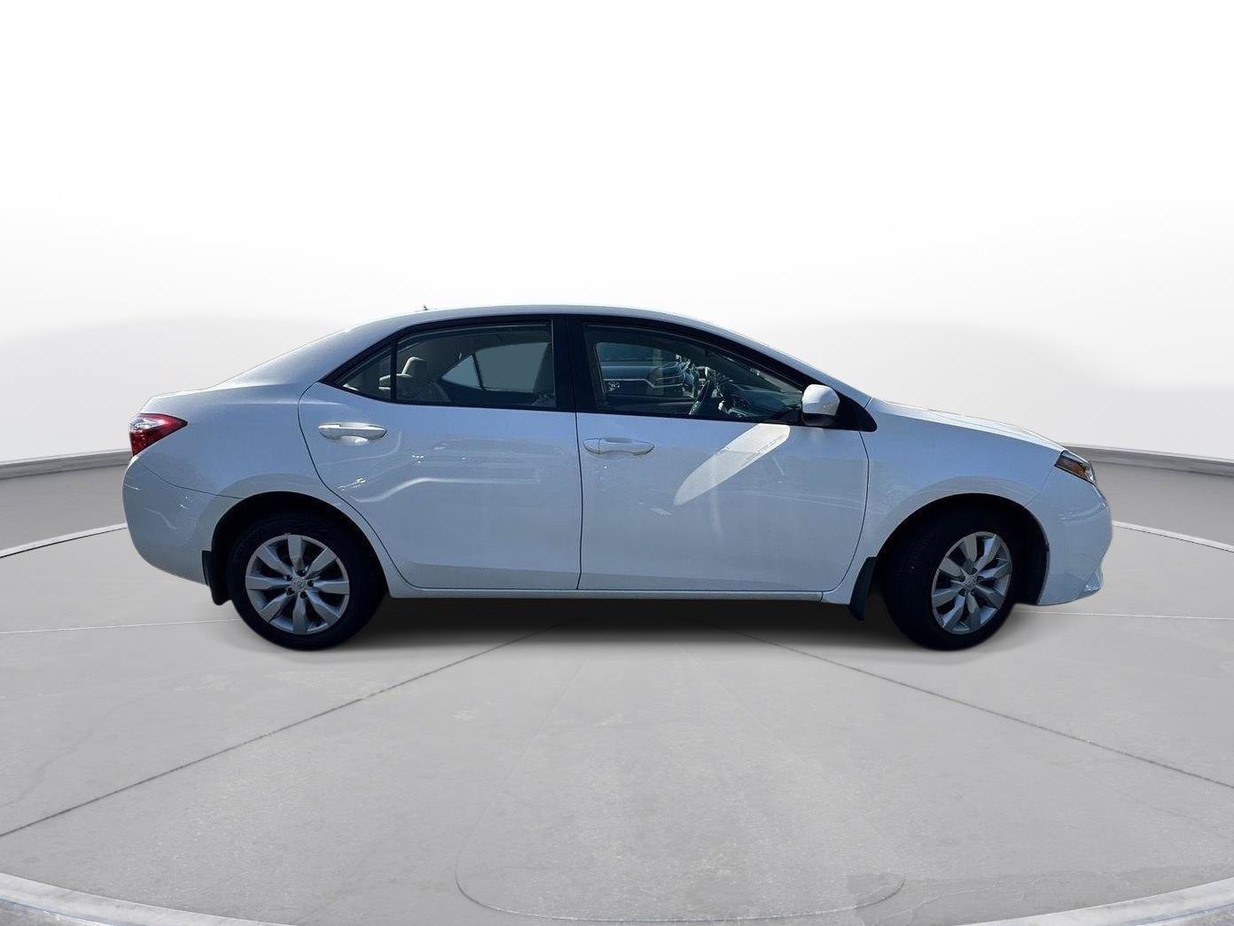 Used 2016 Toyota Corolla LE FWD image 5