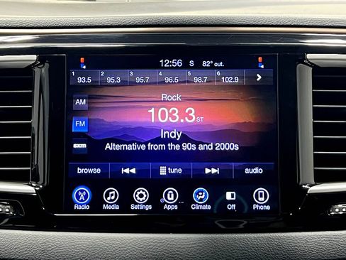 Used 2017 Chrysler Pacifica Touring w/ Tire & Wheel Group FWD image 24