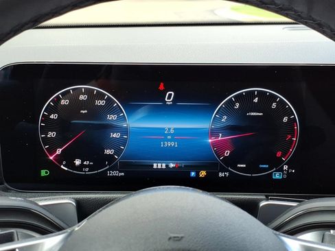 Certified 2025 Mercedes-Benz GLB 250 4MATIC image 24
