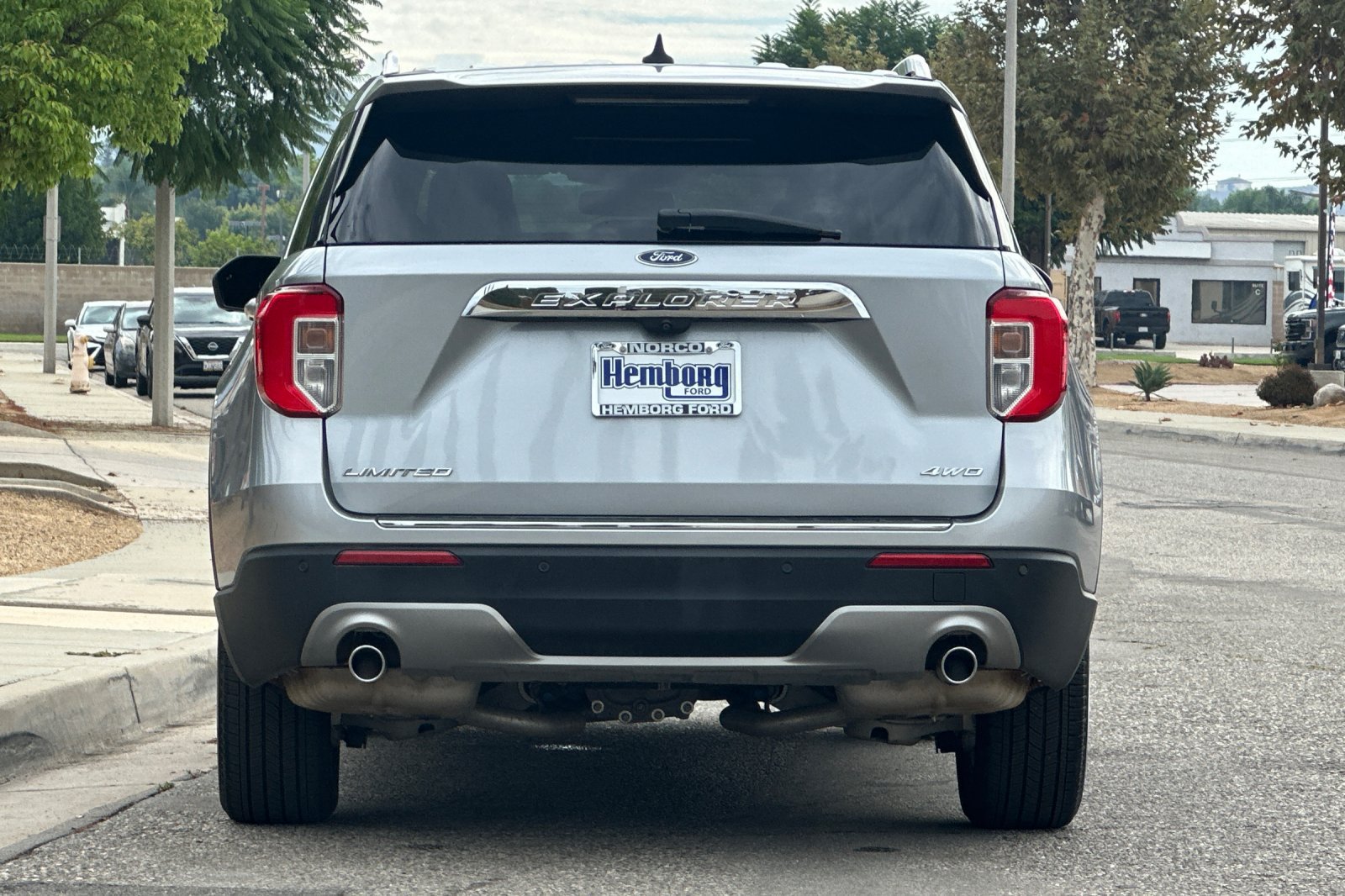 Used 2023 Ford Explorer Limited AWD/4WD image 5