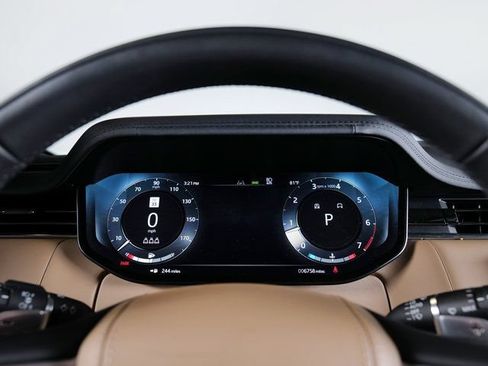 Certified 2026 Land Rover Range Rover SE AWD/4WD image 17
