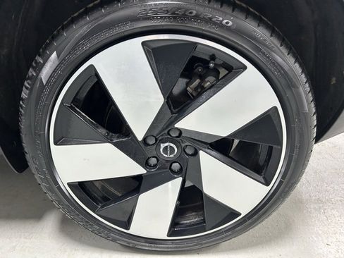 Certified 2024 Volvo XC40 Recharge Ultimate w/ Protection Package Premier image 6