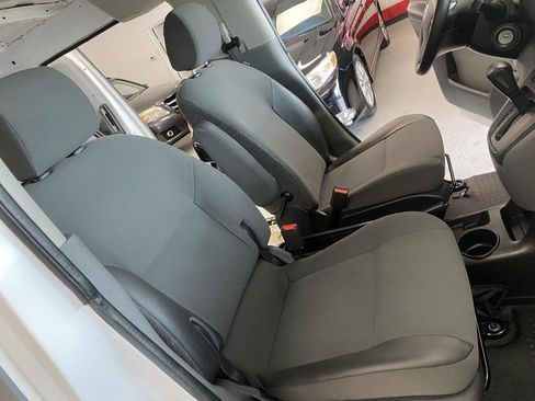 Used 2019 Nissan NV200 SV image 16