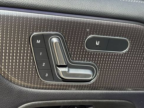 Used 2021 Mercedes-Benz GLB 250 image 26
