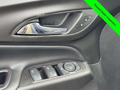 Used 2018 Chevrolet Equinox LT image 9