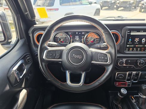 Used 2023 Jeep Gladiator Mojave AWD/4WD image 19