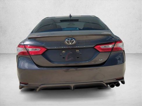 Used 2020 Toyota Camry SE FWD image 6