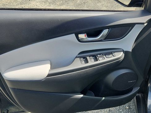 Used 2022 Hyundai Kona Limited image 12