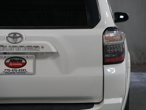 Certified 2019 Toyota 4Runner SR5 AWD/4WD image 10