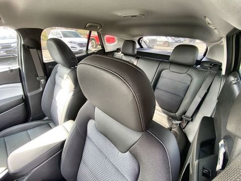 New 2026 Chevrolet Trax LT FWD image 30