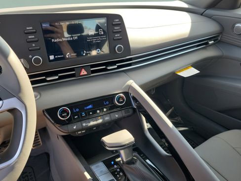 New 2026 Hyundai Elantra SEL Sport Premium FWD image 19