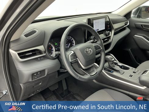 Used 2023 Toyota Highlander L image 13