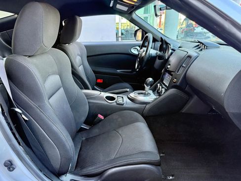 Used 2016 Nissan 370Z Coupe image 17