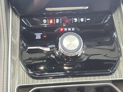 Used 2022 Jeep Wagoneer Series II w/ Premium Group I AWD/4WD image 28