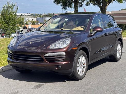 Used 2014 Porsche Cayenne AWD/4WD image 2