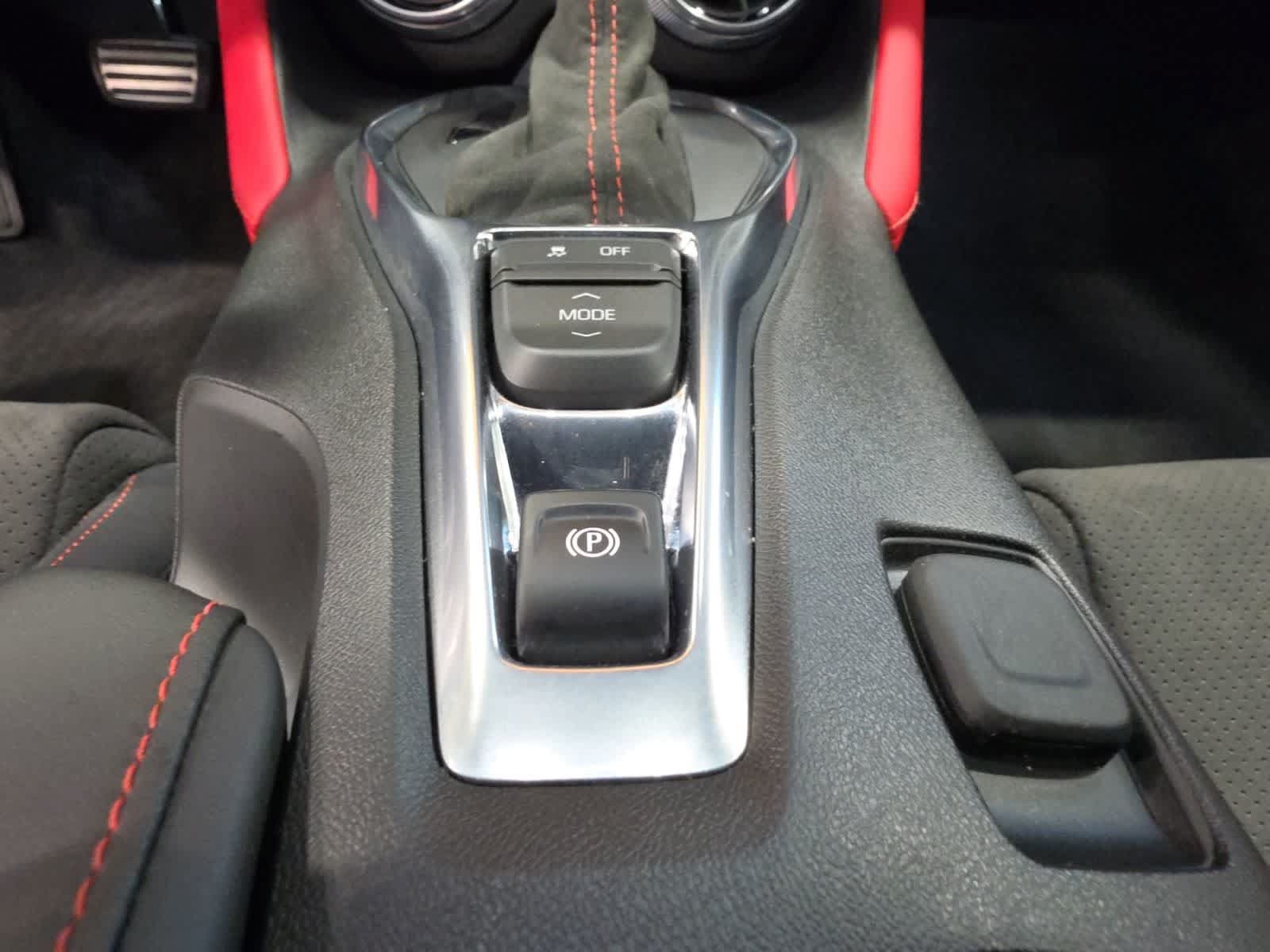 Used 2020 Chevrolet Camaro ZL1 RWD image 25