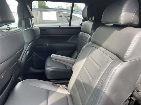 Used 2025 Hyundai Santa Fe Calligraphy FWD image 11