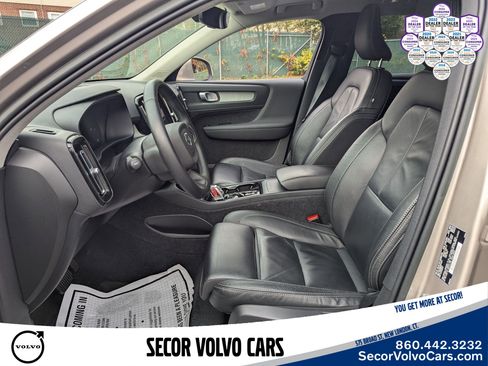 Certified 2023 Volvo XC40 B5 Plus image 9
