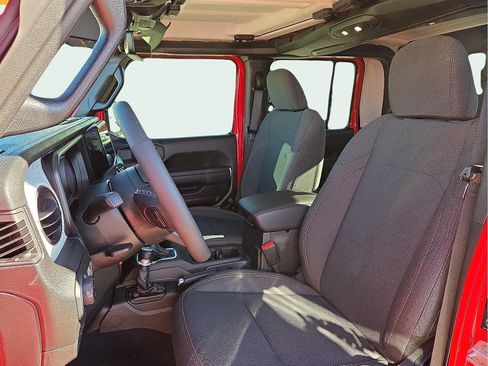 New 2025 Jeep Gladiator Willys image 14
