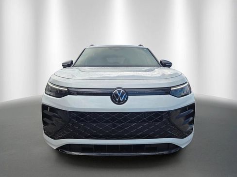 Used 2025 Volkswagen Tiguan SE R-Line AWD/4WD image 8