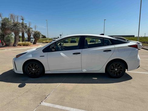 Used 2022 Toyota Prius AWD image 6