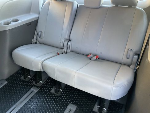 Used 2019 Toyota Sienna XLE w/ XLE Navigation Package AWD/4WD image 45