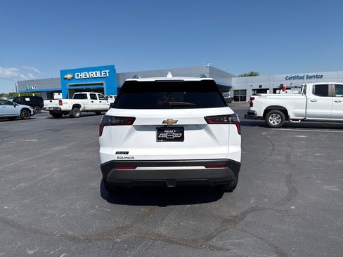 Used 2025 Chevrolet Equinox LT w/ Convenience Package II image 4