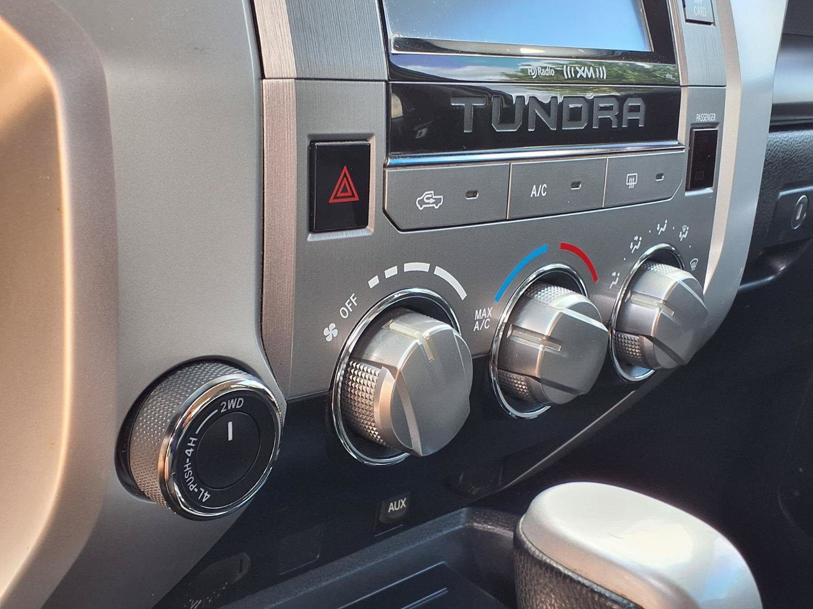 Used 2017 Toyota Tundra SR5 w/ SR5 Upgrade Package AWD/4WD image 29