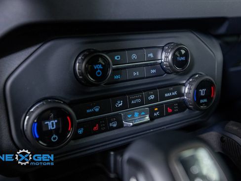 Used 2025 Ford Bronco Badlands AWD/4WD image 25