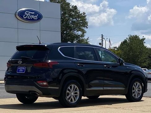 Used 2019 Hyundai Santa Fe SE FWD image 3